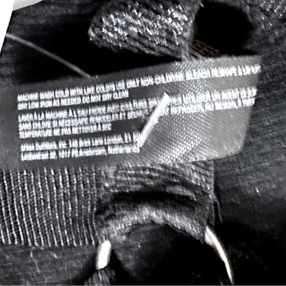 [ URBAN OUTFITTERS ] Black Ribbed Stretch Bra w/O-Ring Cross Straps : XS… - Picture 4 of 4